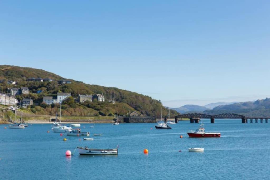 Harbourside 2 Bed Apartment, Barmouth Bridge Views Bagian luar foto