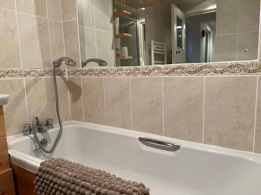 Harbourside 2 Bed Apartment, Barmouth Bridge Views Bagian luar foto