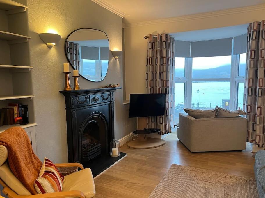 Harbourside 2 Bed Apartment, Barmouth Bridge Views Bagian luar foto